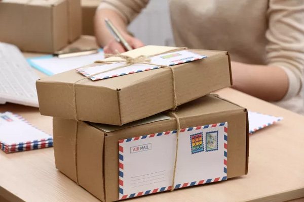 Україна запроваджує ПДВ на закордонні посилки: ринок онлайн-покупок чекає на трансформацію