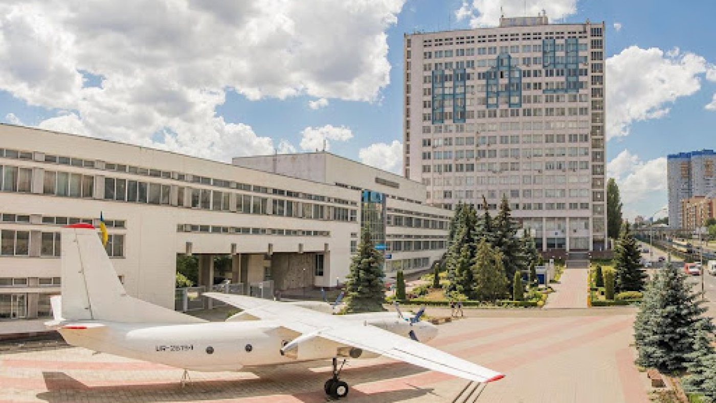 Припинено дозволи на будівництво 14 житлових комплексів на території Національного авіаційного університету